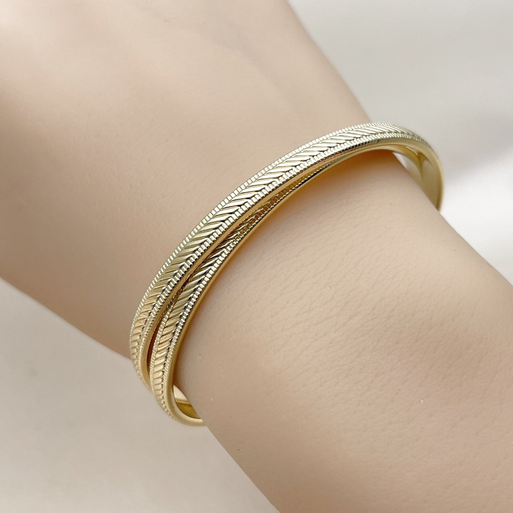 Oro Laminado Individual Bangle, Gold Filled Style Diamond Cutting Finish, Golden Finish