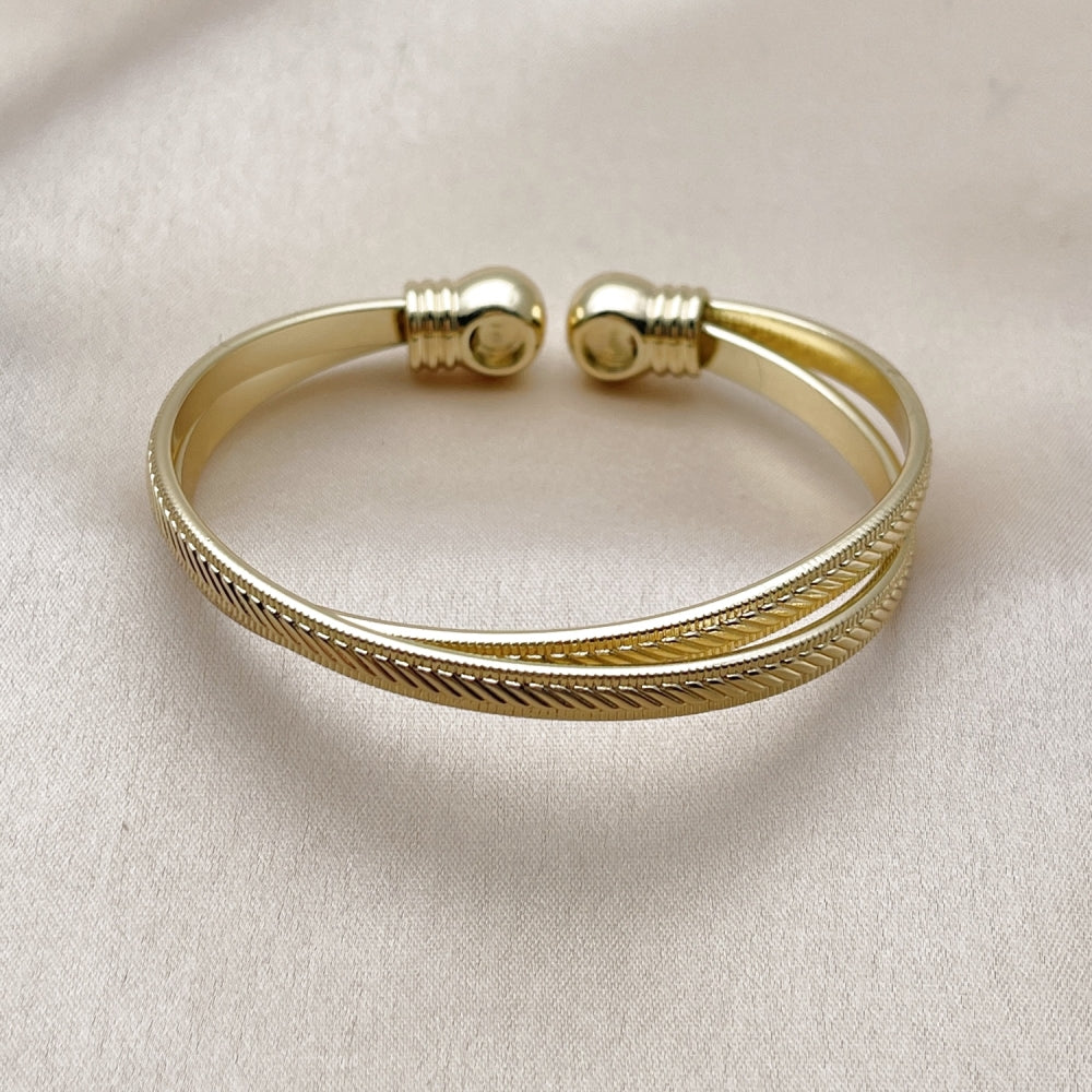 Oro Laminado Individual Bangle, Gold Filled Style Diamond Cutting Finish, Golden Finish