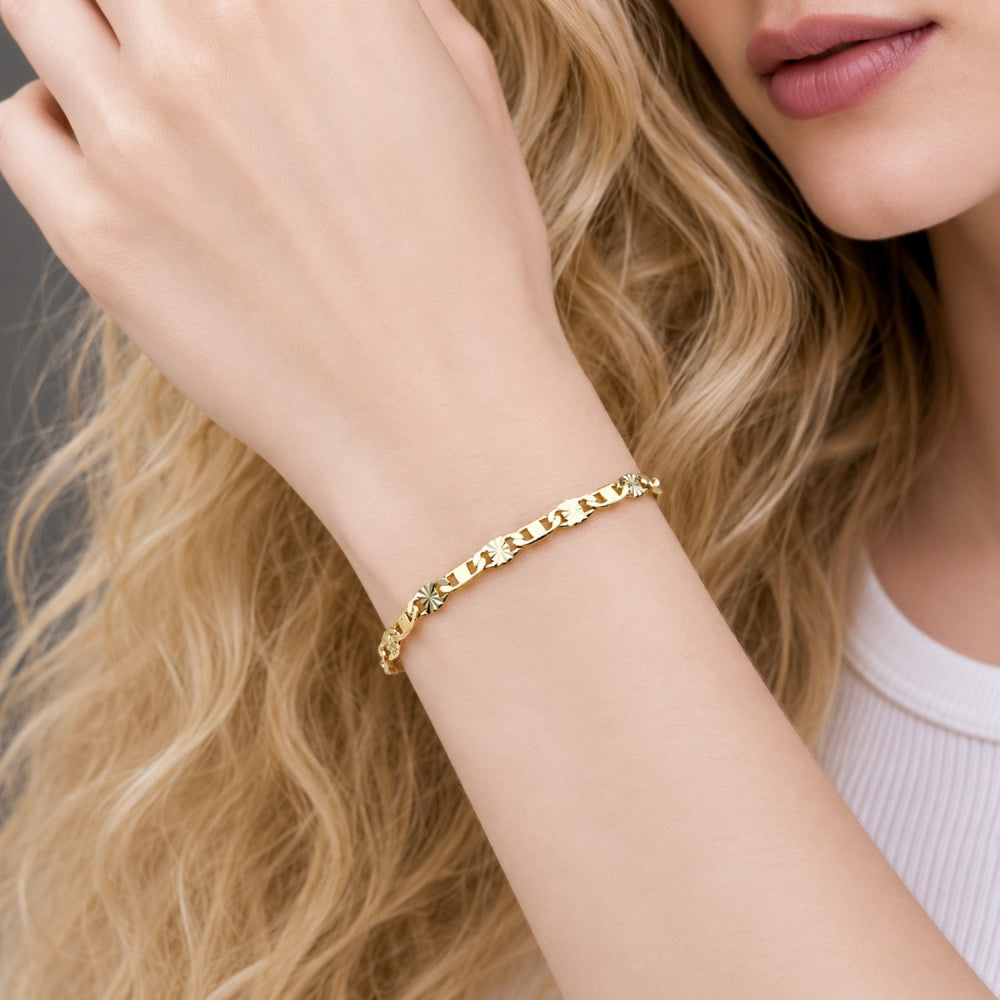 Oro Laminado Basic Bracelet, Gold Filled Style Mariner Design, Diamond Cutting Finish, Golden Finish