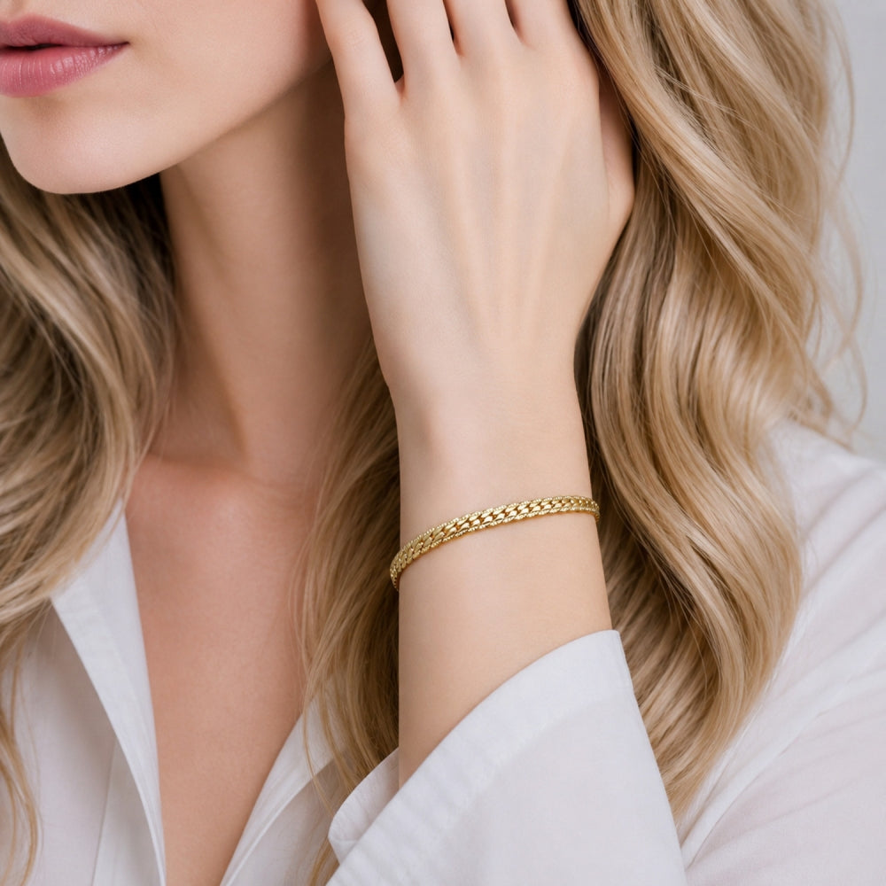 Oro Laminado Basic Bracelet, Gold Filled Style Polished, Golden Finish