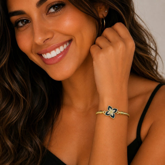 Oro Laminado Fancy Bracelet, Gold Filled Style Four-leaf Clover and Rat Tail Design, with White Micro Pave, Black Enamel Finish, Golden Finish