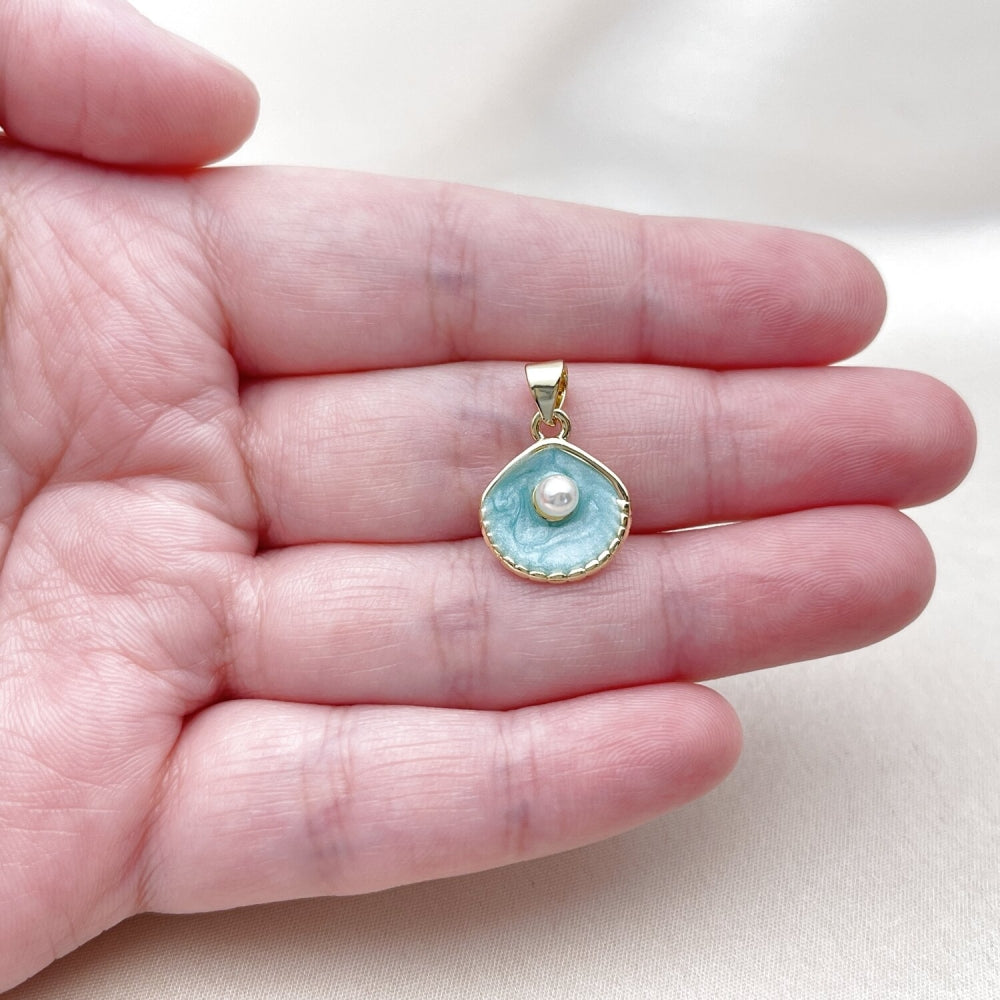 Oro Laminado Fancy Pendant, Gold Filled Style Shell Design, with Ivory Pearl, Turquoise Enamel Finish, Golden Finish