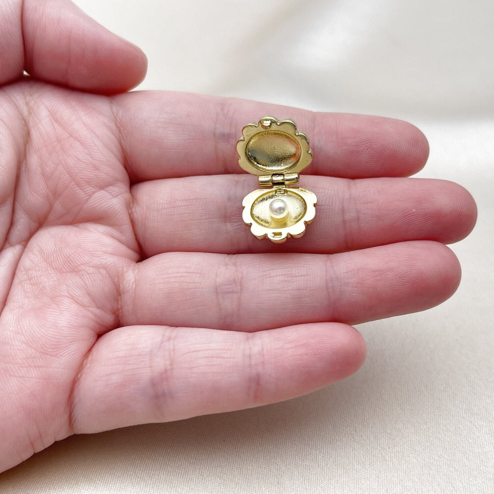 Oro Laminado Fancy Pendant, Gold Filled Style Shell Design, with Ivory Pearl, Polished, Golden Finish