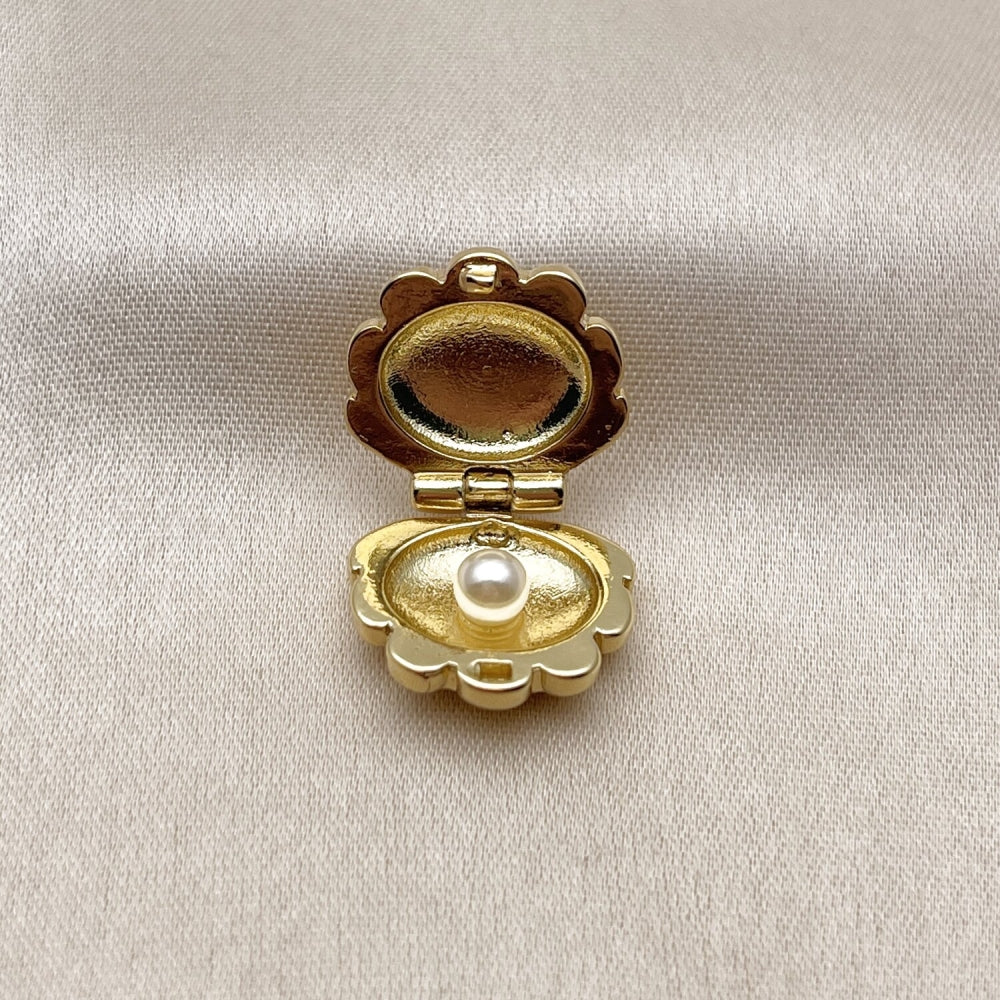 Oro Laminado Fancy Pendant, Gold Filled Style Shell Design, with Ivory Pearl, Polished, Golden Finish