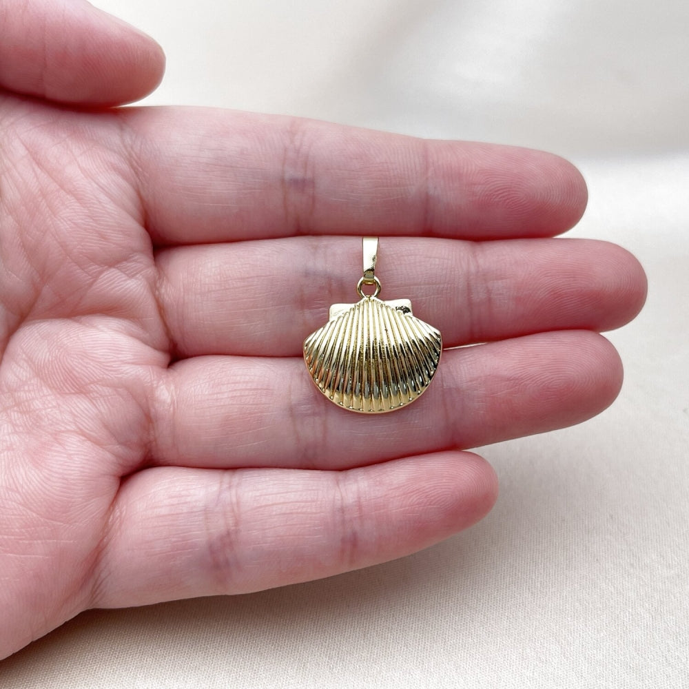 Oro Laminado Fancy Pendant, Gold Filled Style Shell Design, Polished, Golden Finish