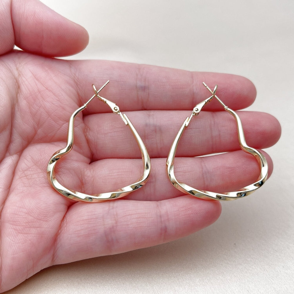 Oro Laminado Medium Hoop, Gold Filled Style Heart and Hollow Design, Polished, Golden Finish