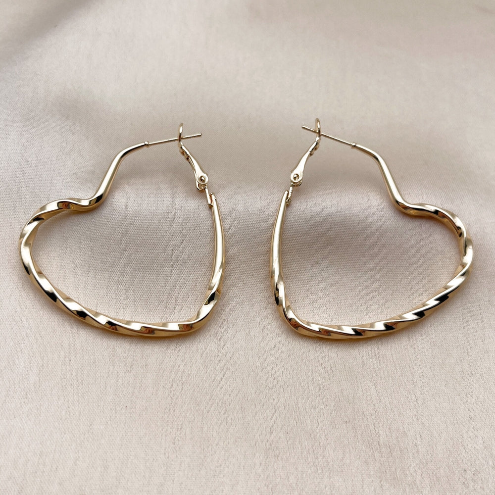 Oro Laminado Medium Hoop, Gold Filled Style Heart and Hollow Design, Polished, Golden Finish