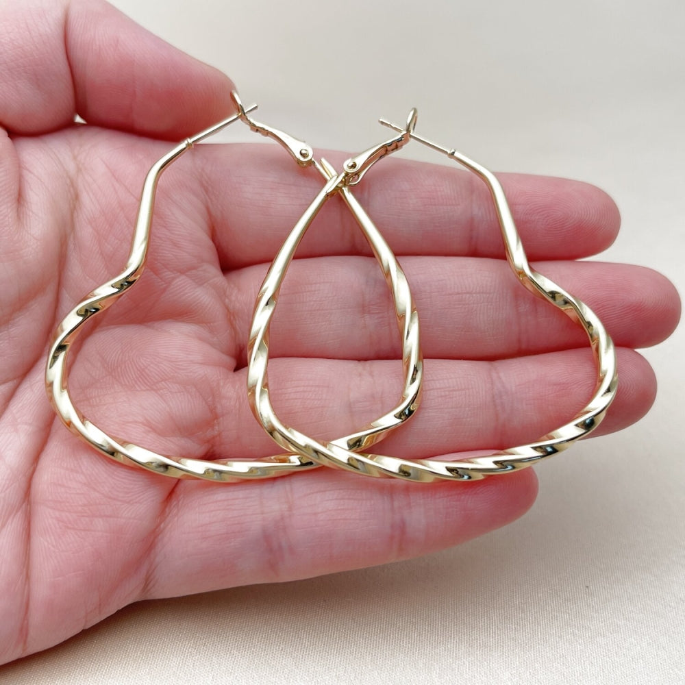 Oro Laminado Medium Hoop, Gold Filled Style Heart and Hollow Design, Polished, Golden Finish