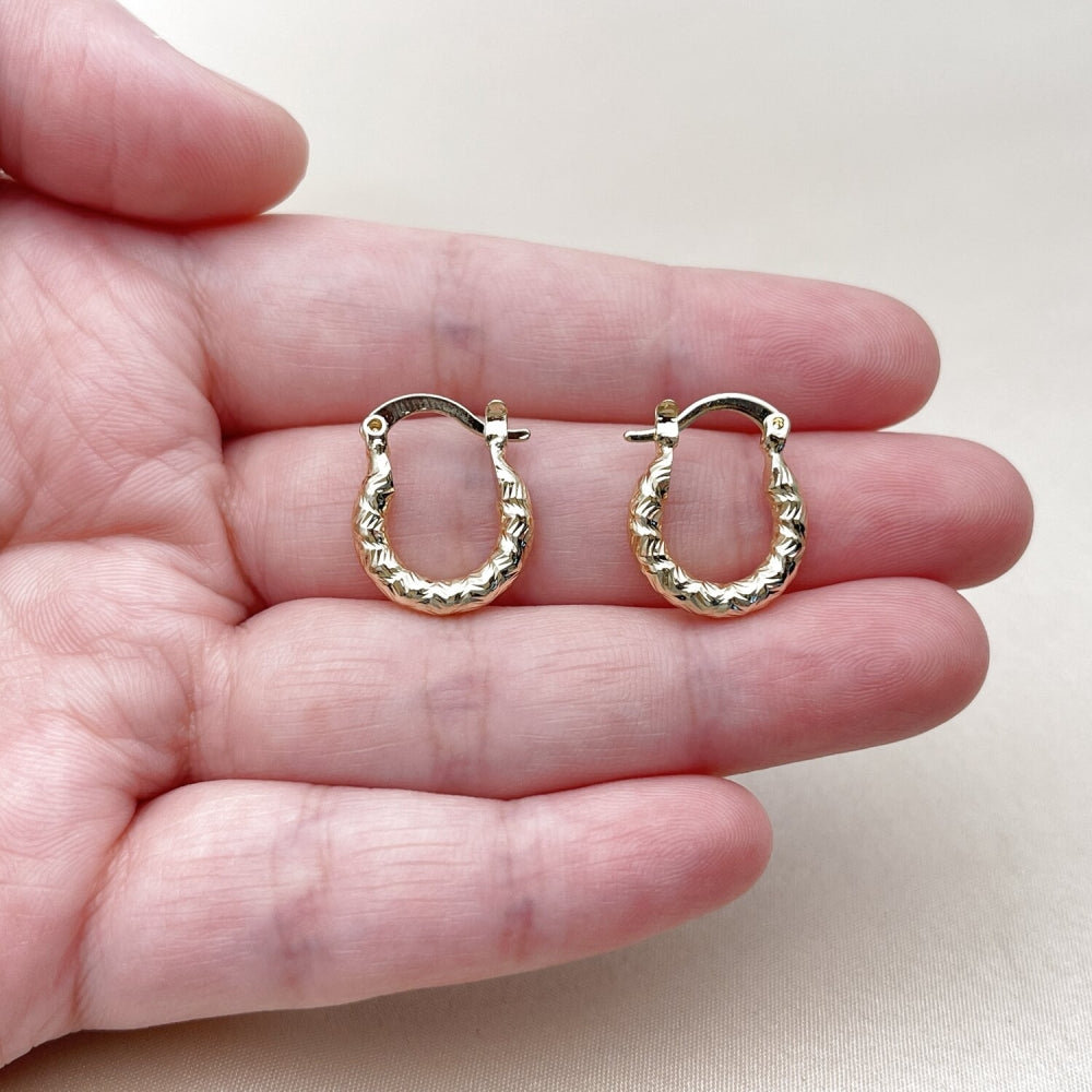 Oro Laminado Small Hoop, Gold Filled Style Diamond Cutting Finish, Golden Finish