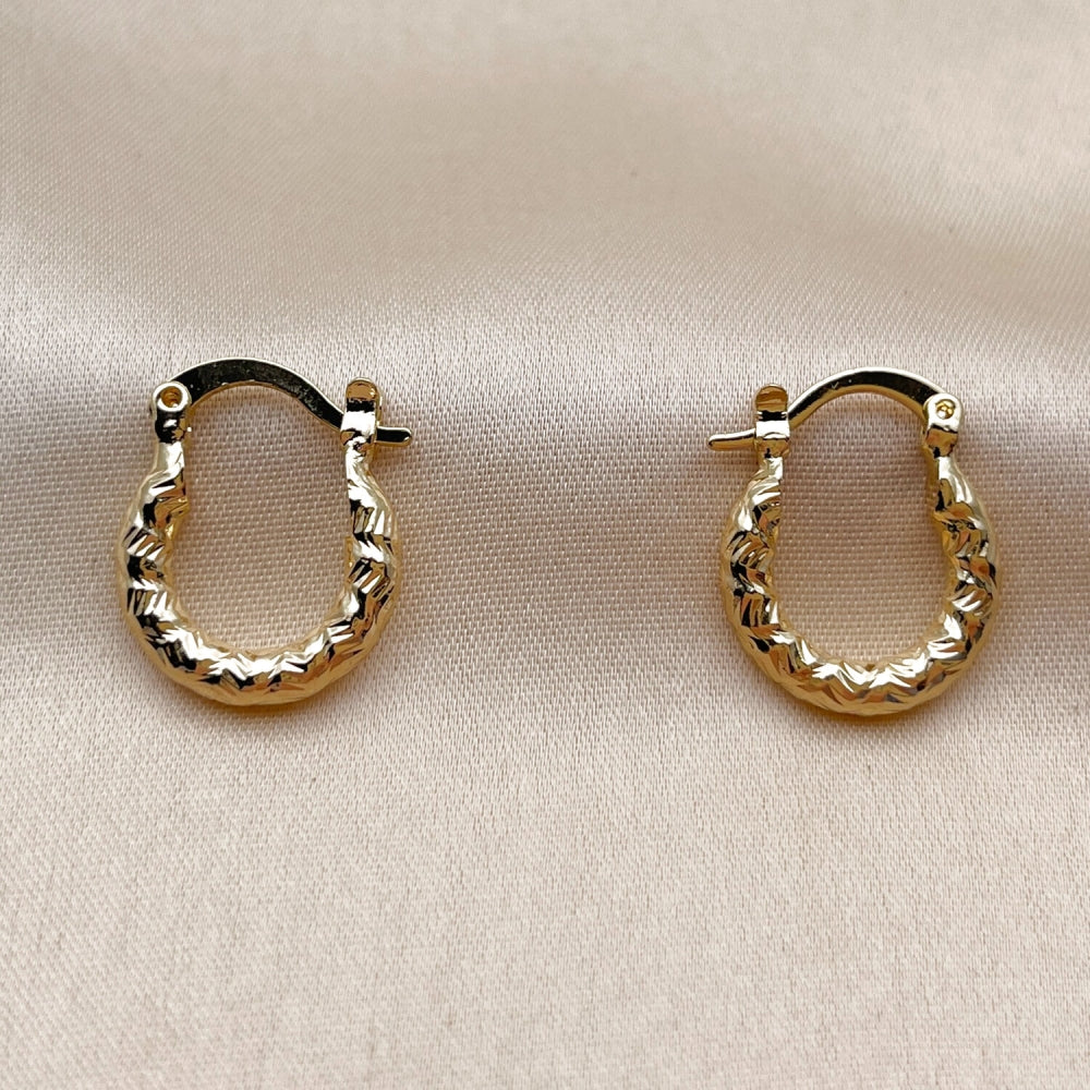 Oro Laminado Small Hoop, Gold Filled Style Diamond Cutting Finish, Golden Finish