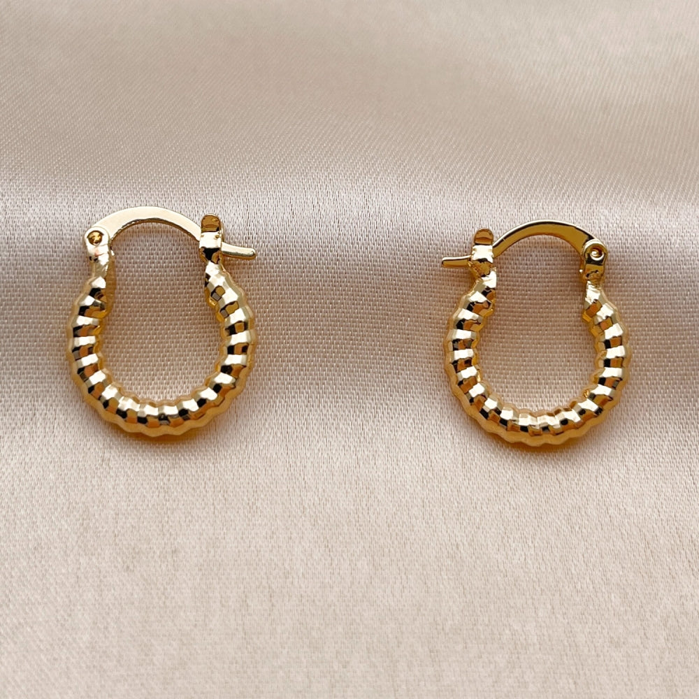 Oro Laminado Small Hoop, Gold Filled Style Polished, Golden Finish
