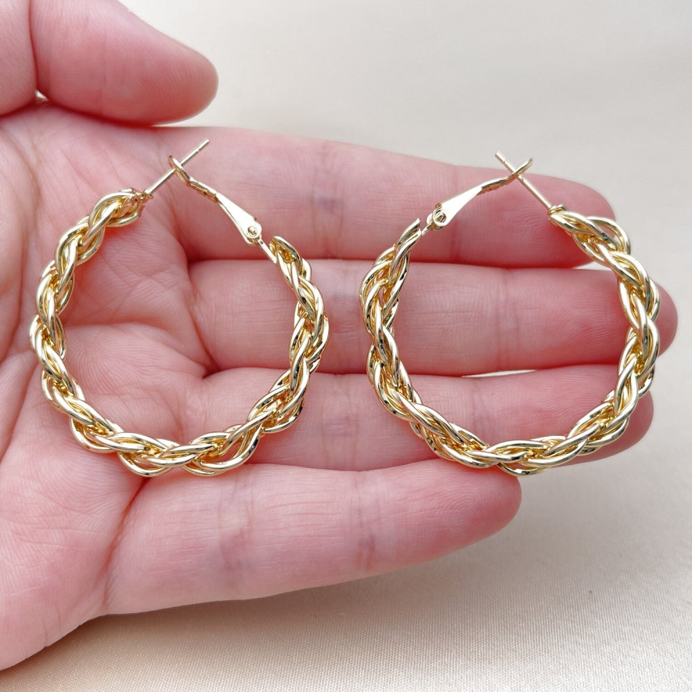 Oro Laminado Medium Hoop, Gold Filled Style Polished, Golden Finish