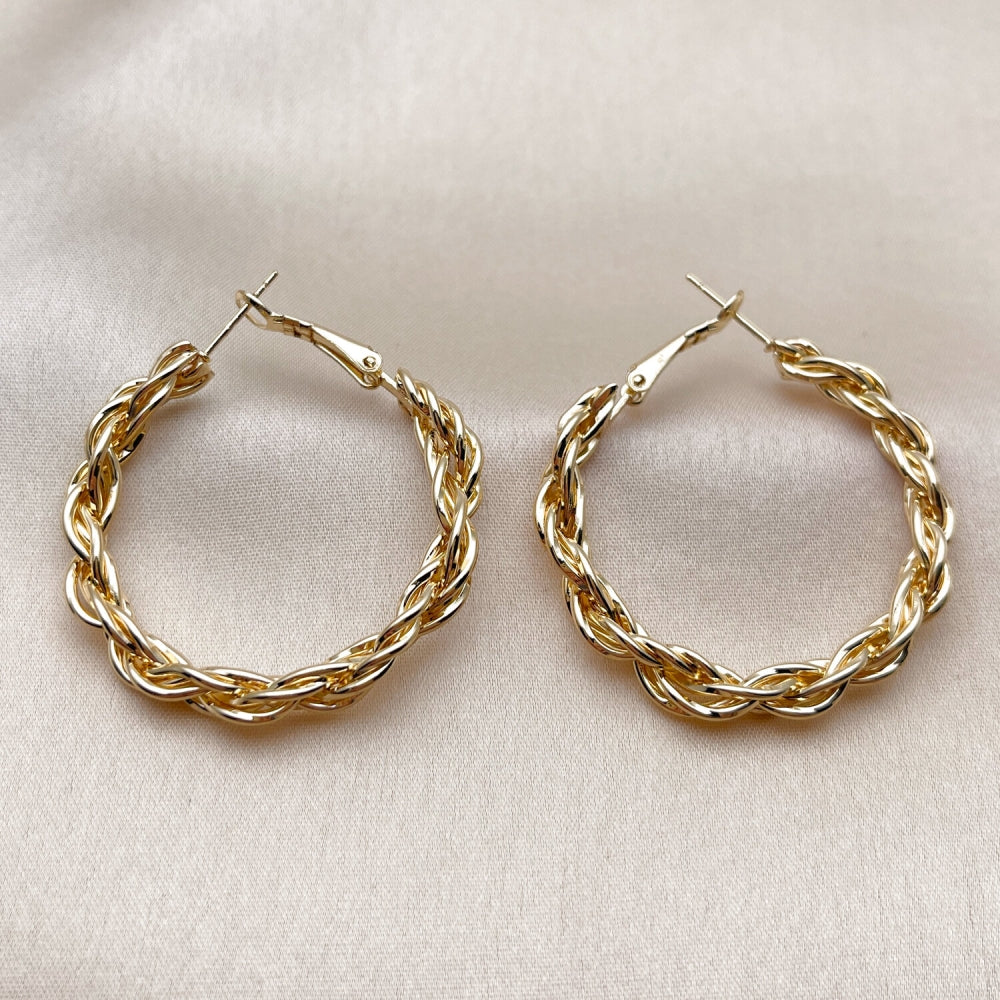 Oro Laminado Medium Hoop, Gold Filled Style Polished, Golden Finish