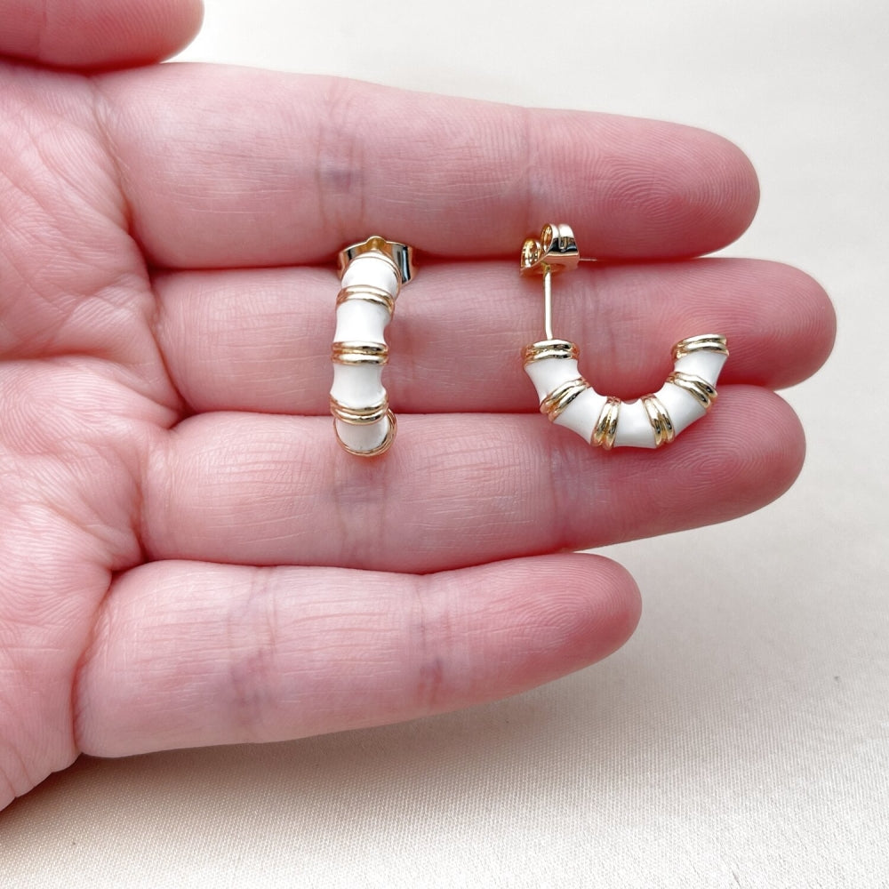 Oro Laminado Stud Earring, Gold Filled Style Bamboo and Hollow Design, White Enamel Finish, Golden Finish