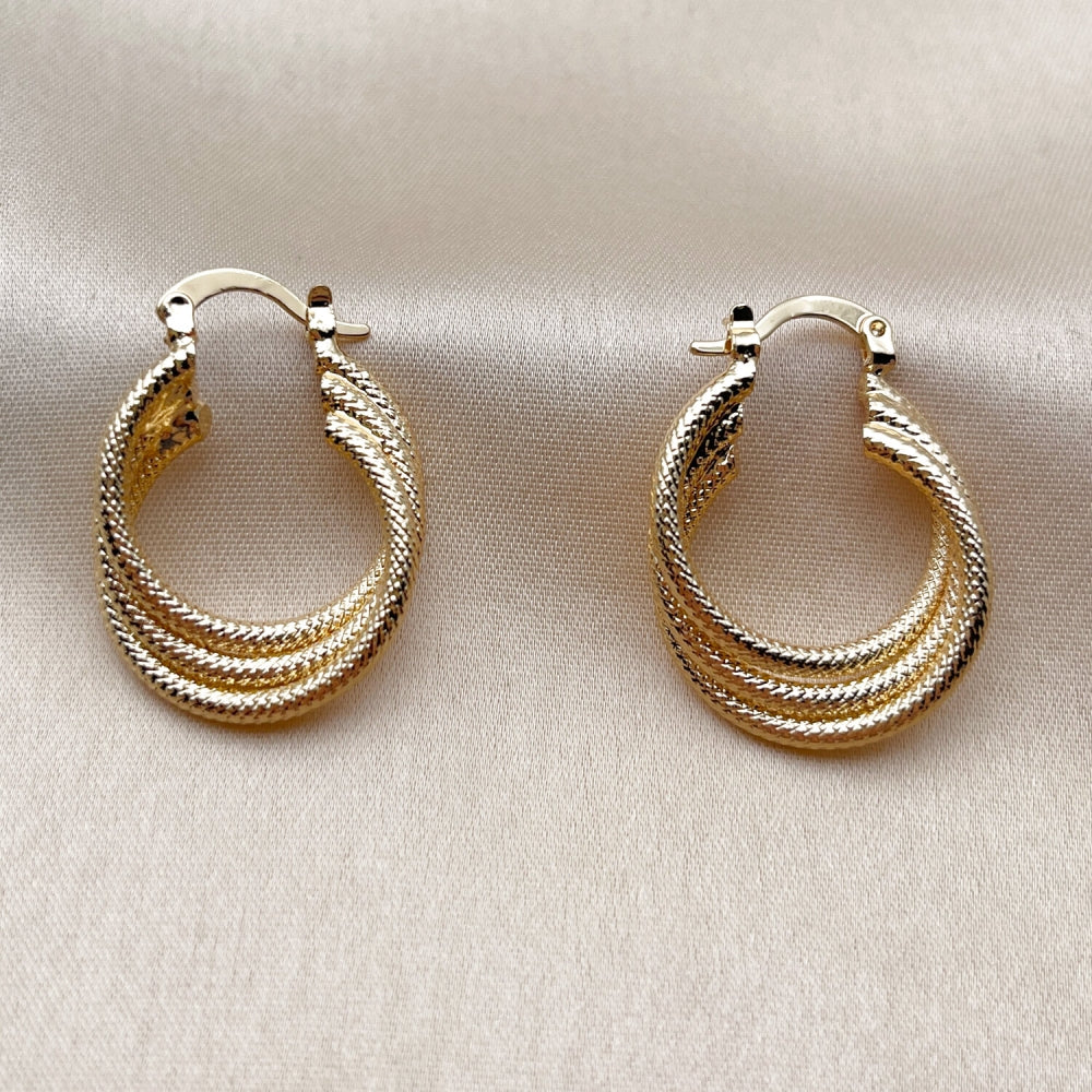 Oro Laminado Small Hoop, Gold Filled Style Polished, Golden Finish