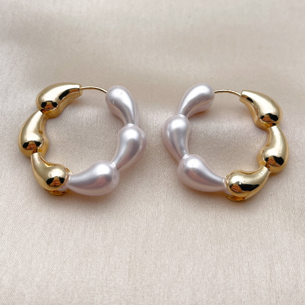 Oro Laminado Huggie Hoop, Gold Filled Style Teardrop Design, with Ivory Pearl, Polished, Golden Finish