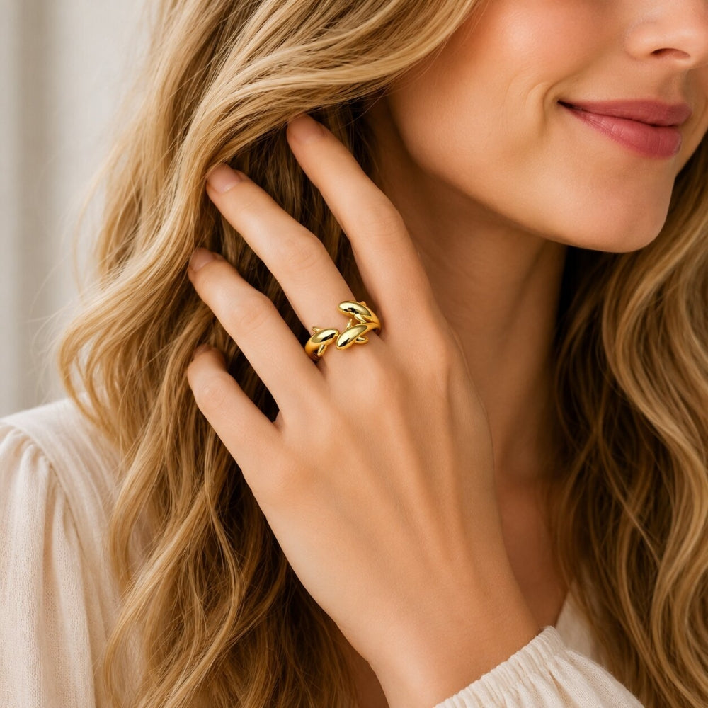 Oro Laminado Elegant Ring, Gold Filled Style Dolphin Design, Polished, Golden Finish