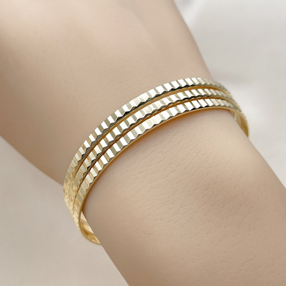 Oro Laminado Trio Bangle, Gold Filled Style Diamond Cutting Finish, Golden Finish