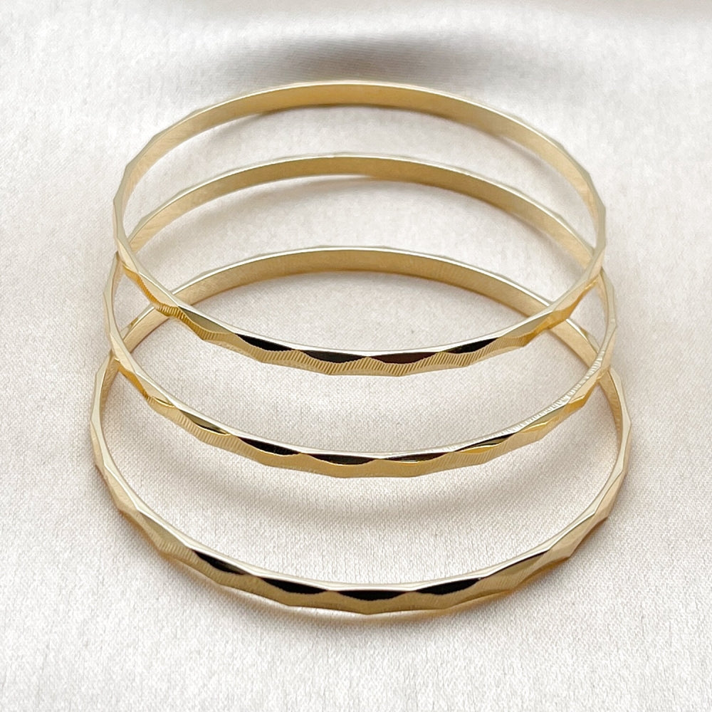 Oro Laminado Trio Bangle, Gold Filled Style Charm Bar Design, Polished, Golden Finish