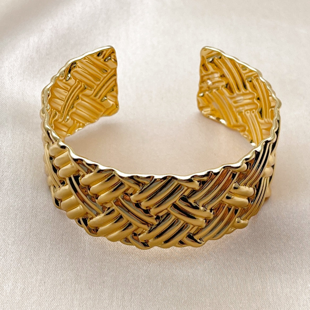 Oro Laminado Individual Bangle, Gold Filled Style Polished, Golden Finish