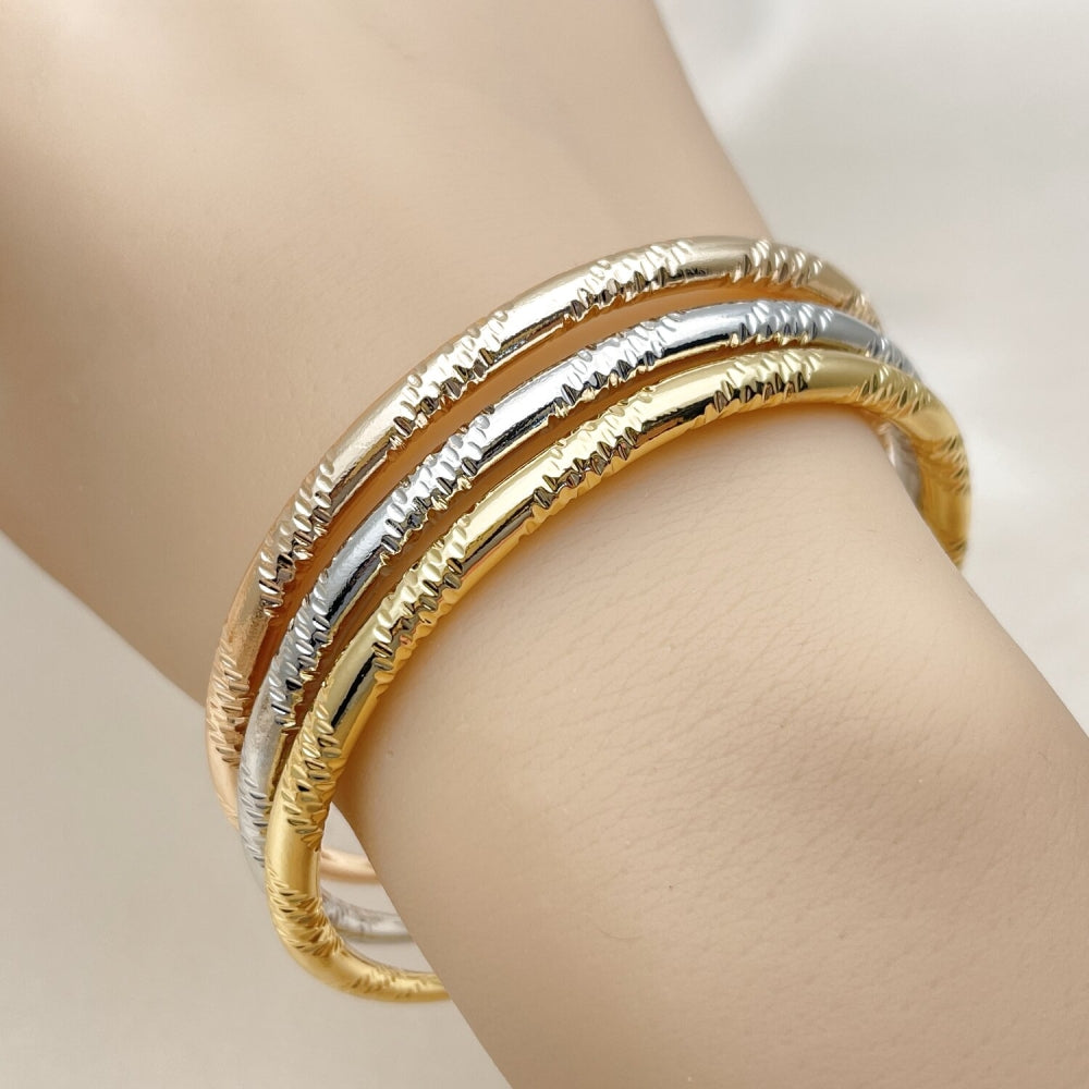 Oro Laminado Trio Bangle, Gold Filled Style Polished, Tricolor