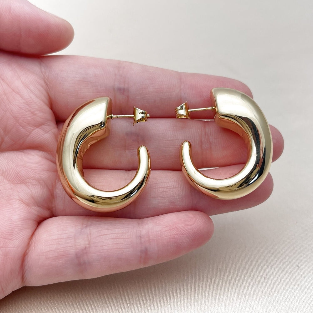 Oro Laminado Medium Hoop, Gold Filled Style Polished, Golden Finish