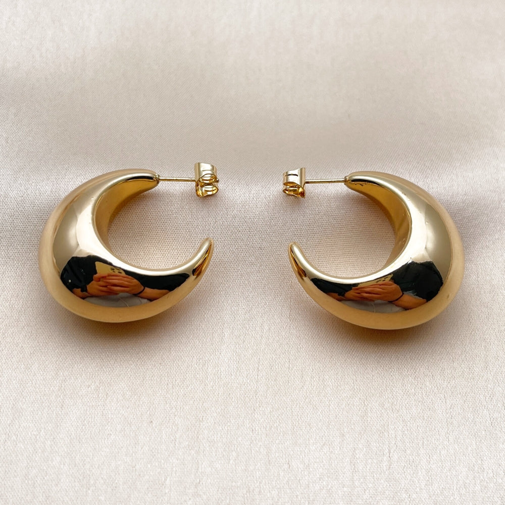 Oro Laminado Medium Hoop, Gold Filled Style Polished, Golden Finish