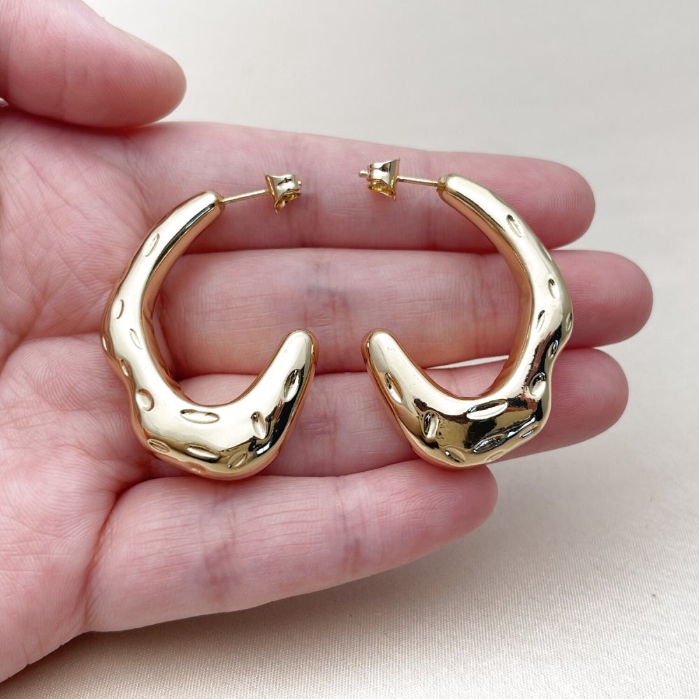 Oro Laminado Medium Hoop, Gold Filled Style Polished, Golden Finish