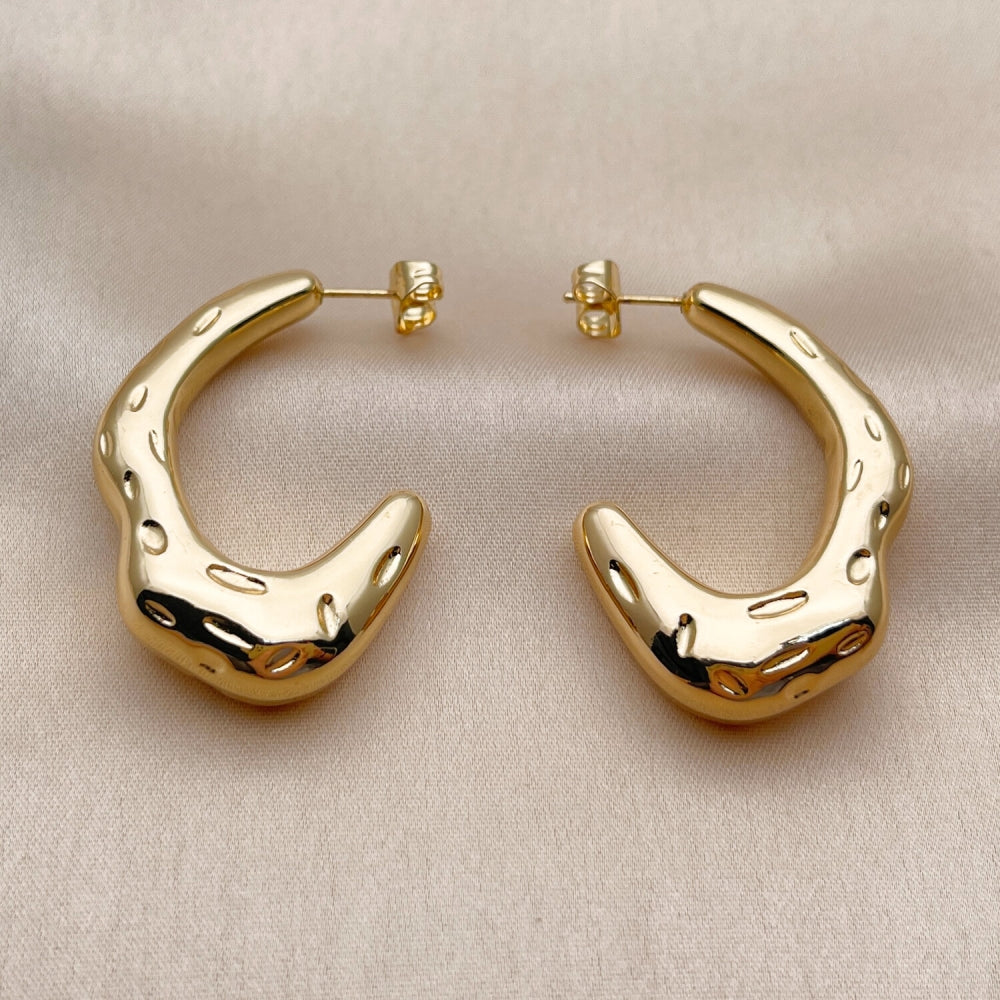 Oro Laminado Medium Hoop, Gold Filled Style Polished, Golden Finish