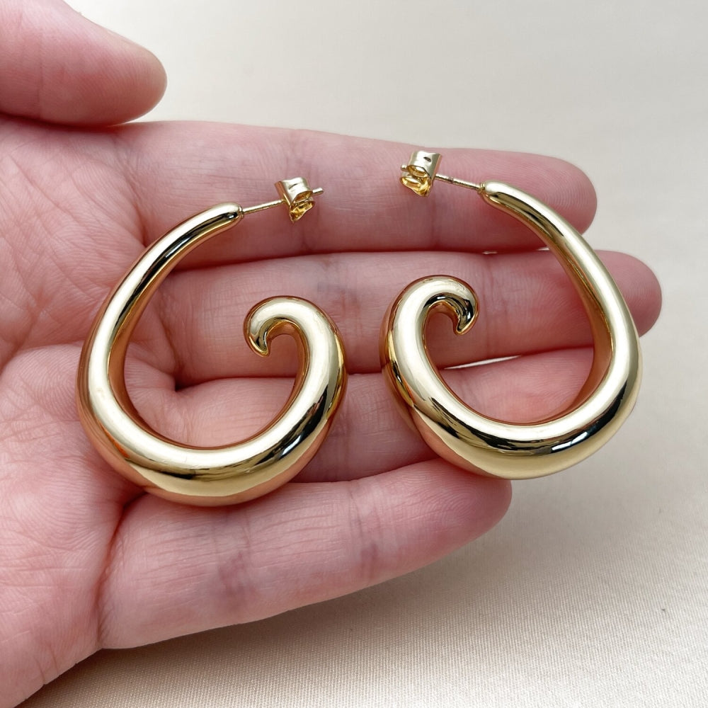 Oro Laminado Medium Hoop, Gold Filled Style Polished, Golden Finish