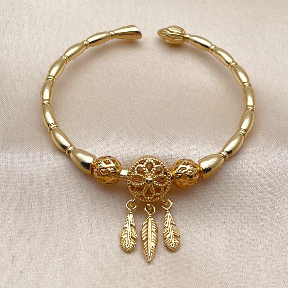 Oro Laminado Individual Bangle, Gold Filled Style Leaf Design, Polished, Golden Finish