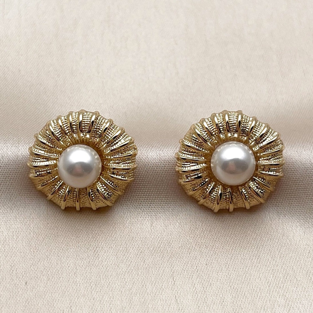 Oro Laminado Stud Earring, Gold Filled Style Flower Design, with Ivory Pearl, Polished, Golden Finish