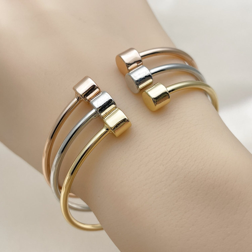 Oro Laminado Trio Bangle, Gold Filled Style Polished, Tricolor