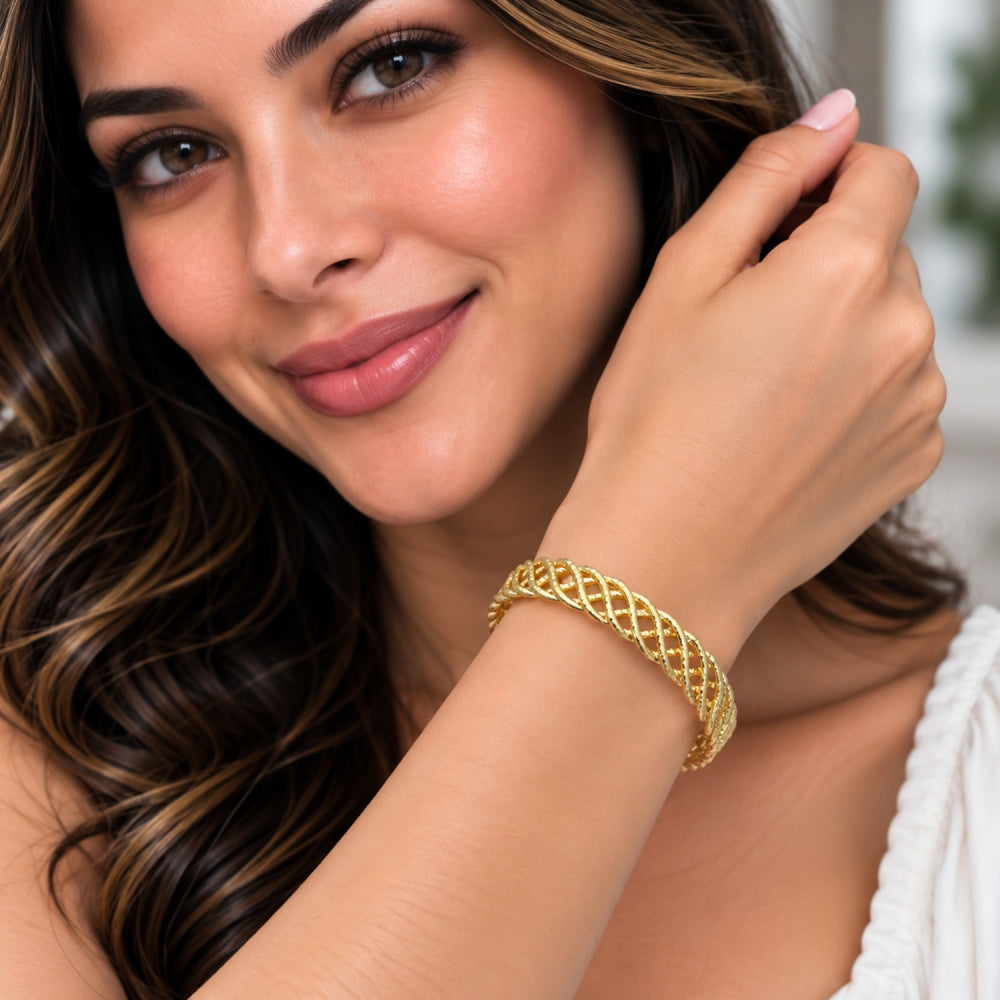Oro Laminado Individual Bangle, Gold Filled Style Polished, Golden Finish