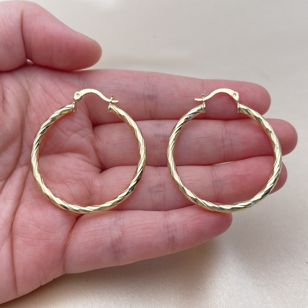 Oro Laminado Large Hoop, Gold Filled Style Hollow Design, Diamond Cutting Finish, Golden Finish