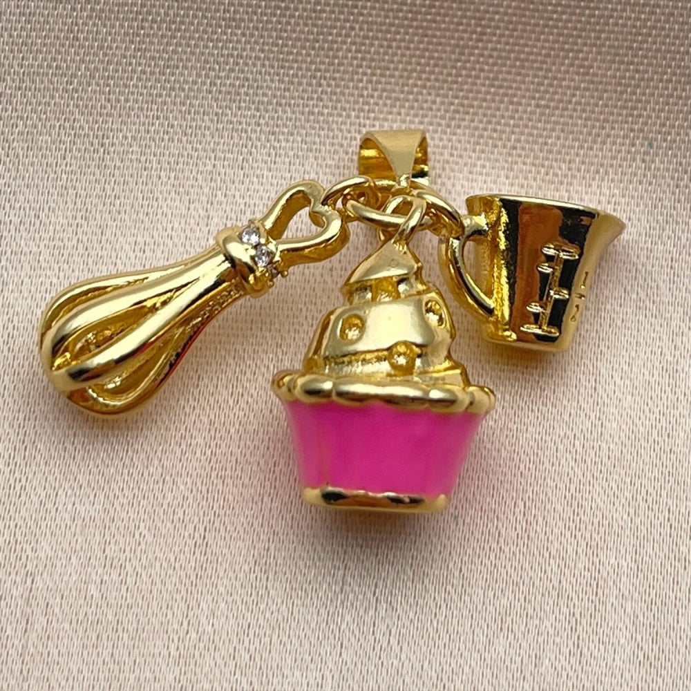 Oro Laminado Fancy Pendant, Gold Filled Style Cupcake Design, with White Cubic Zirconia, Pink Enamel Finish, Golden Finish