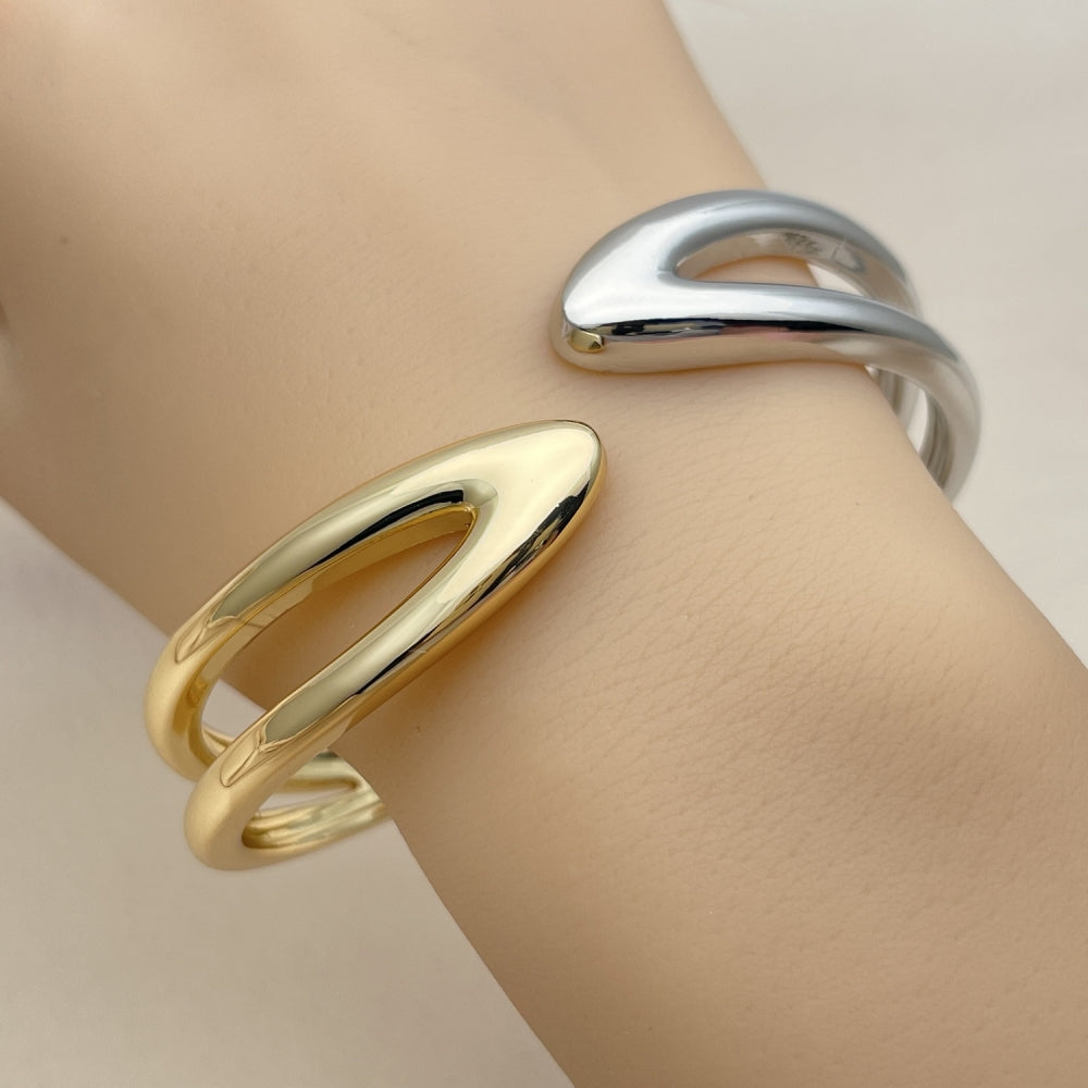 Oro Laminado Individual Bangle, Gold Filled Style Leaf Design, Polished, Two Tone