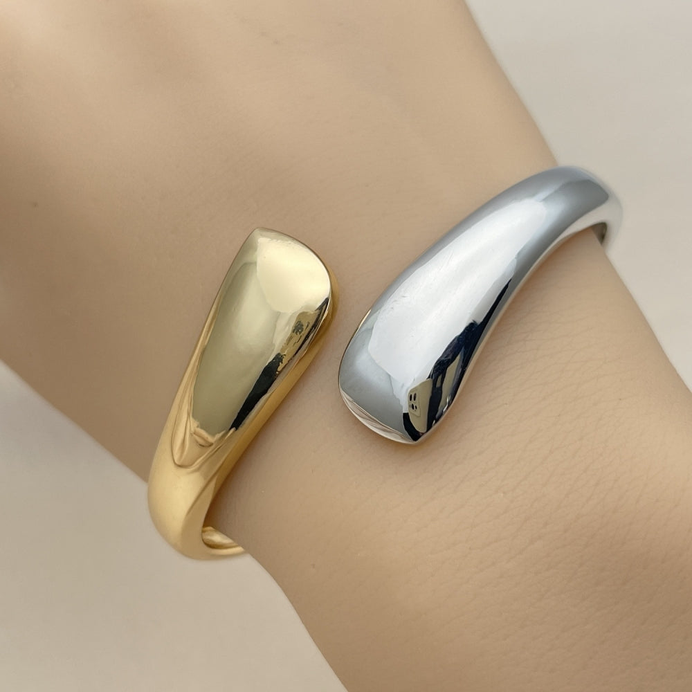 Oro Laminado Individual Bangle, Gold Filled Style Teardrop Design, Polished, Two Tone