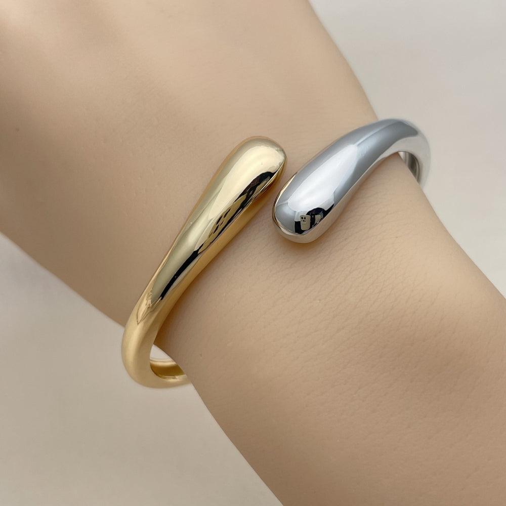 Oro Laminado Individual Bangle, Gold Filled Style Teardrop Design, Polished, Two Tone