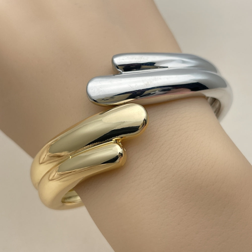 Oro Laminado Individual Bangle, Gold Filled Style Polished, Two Tone