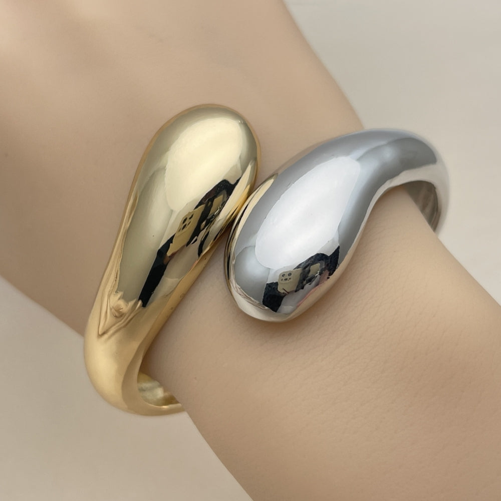 Oro Laminado Individual Bangle, Gold Filled Style Teardrop Design, Polished, Two Tone