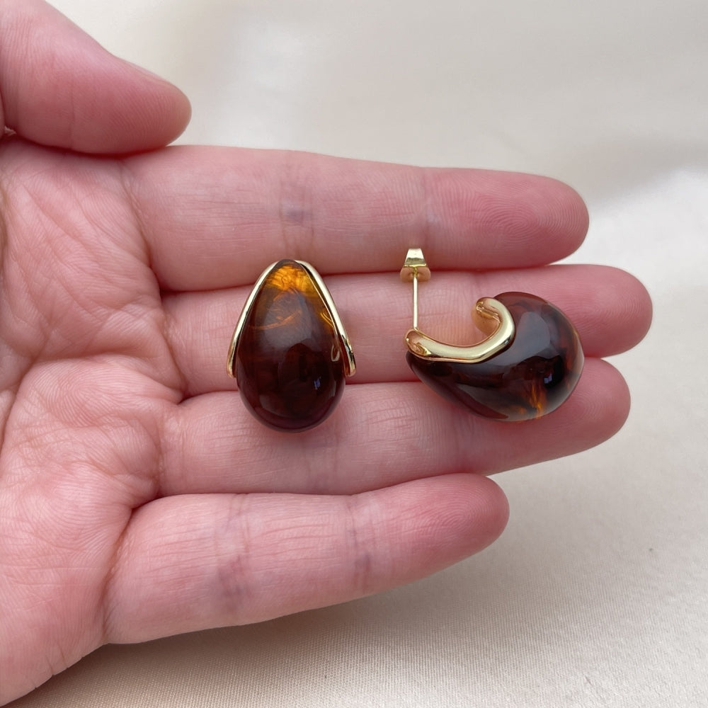 Oro Laminado Stud Earring, Gold Filled Style Teardrop Design, Polished, Golden Finish