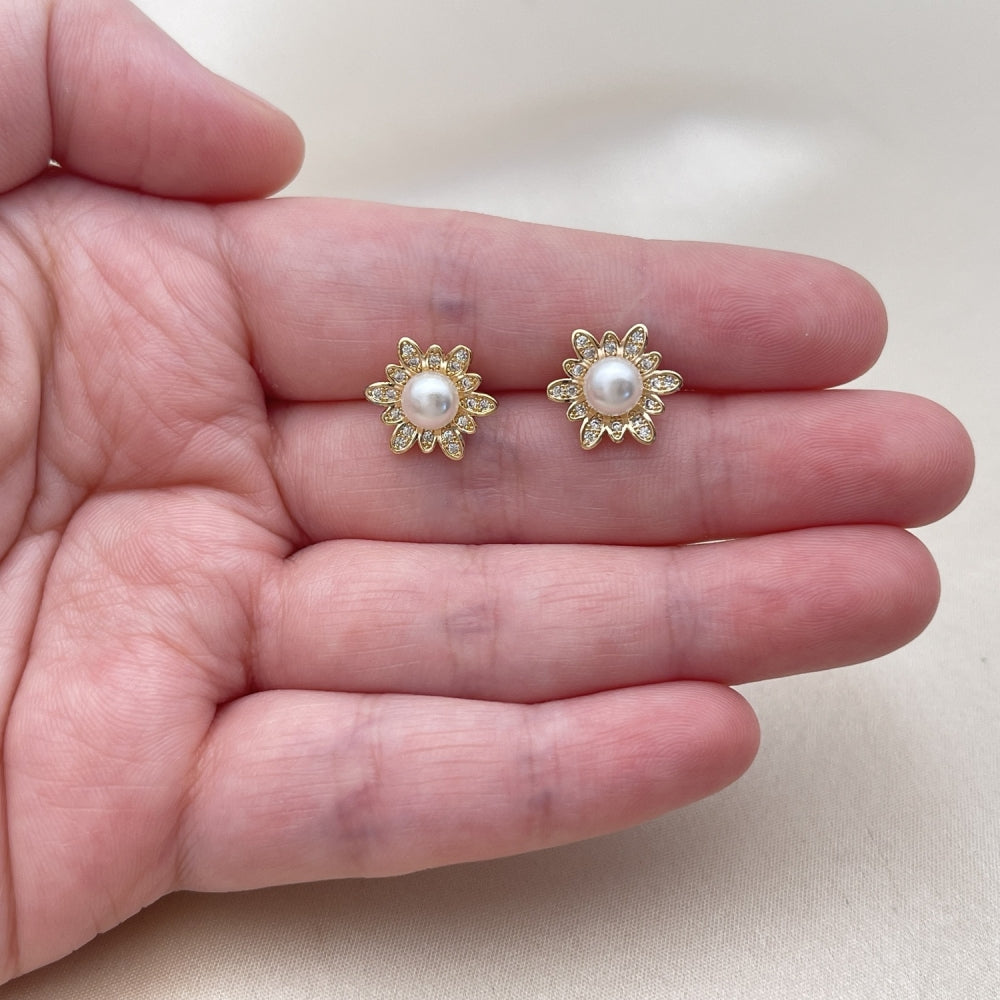 Oro Laminado Stud Earring, Gold Filled Style Flower Design, with Ivory Pearl and White Micro Pave, Polished, Golden Finish