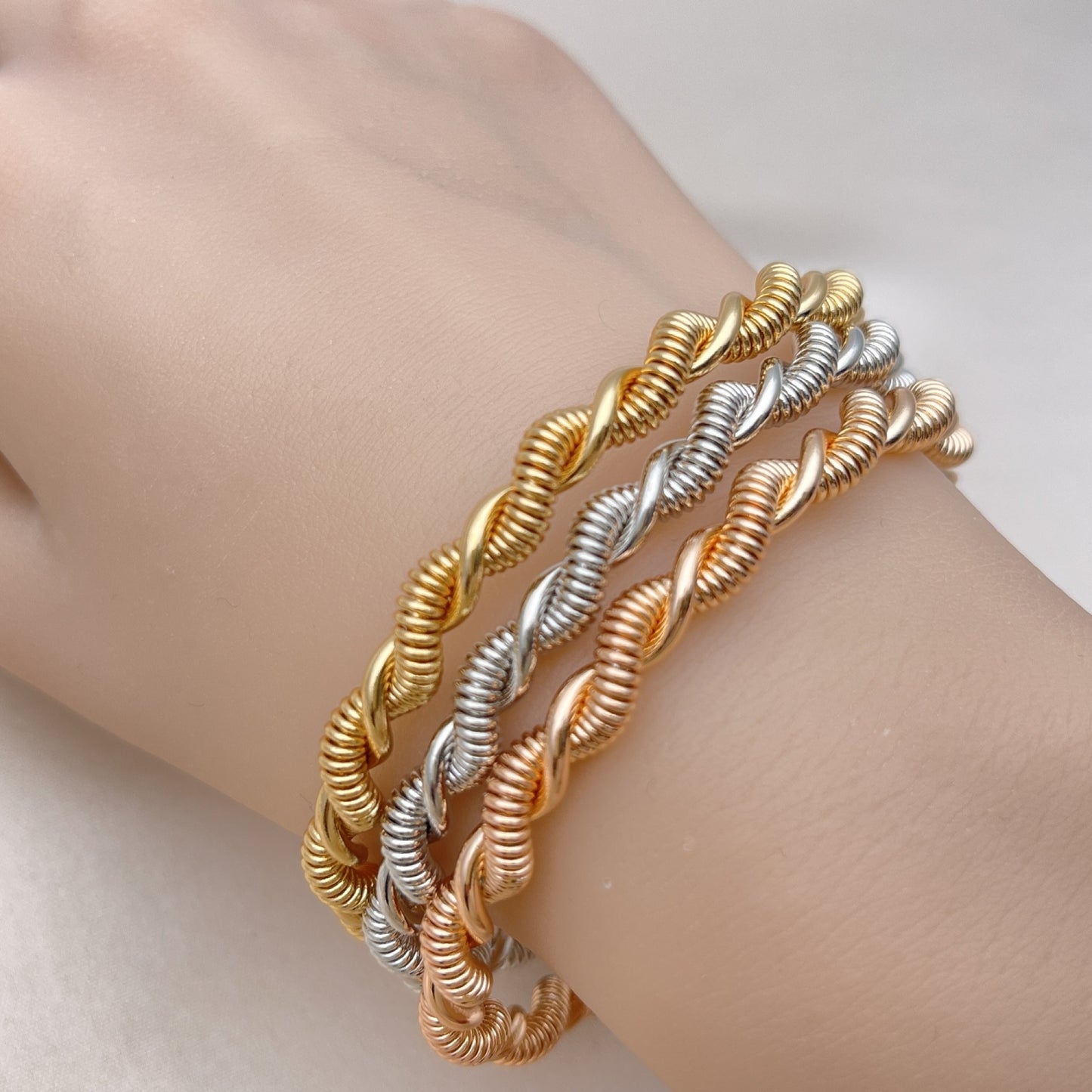 Oro Laminado Trio Bangle, Gold Filled Style Polished, Tricolor