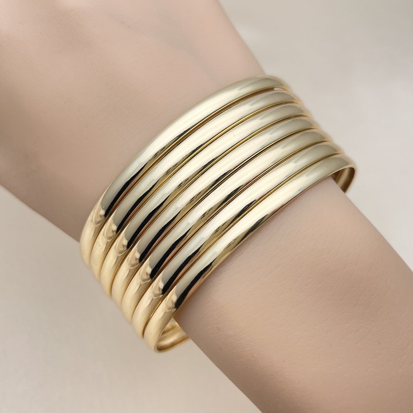Oro Laminado Semanario Bangle, Gold Filled Style Polished, Golden Finish