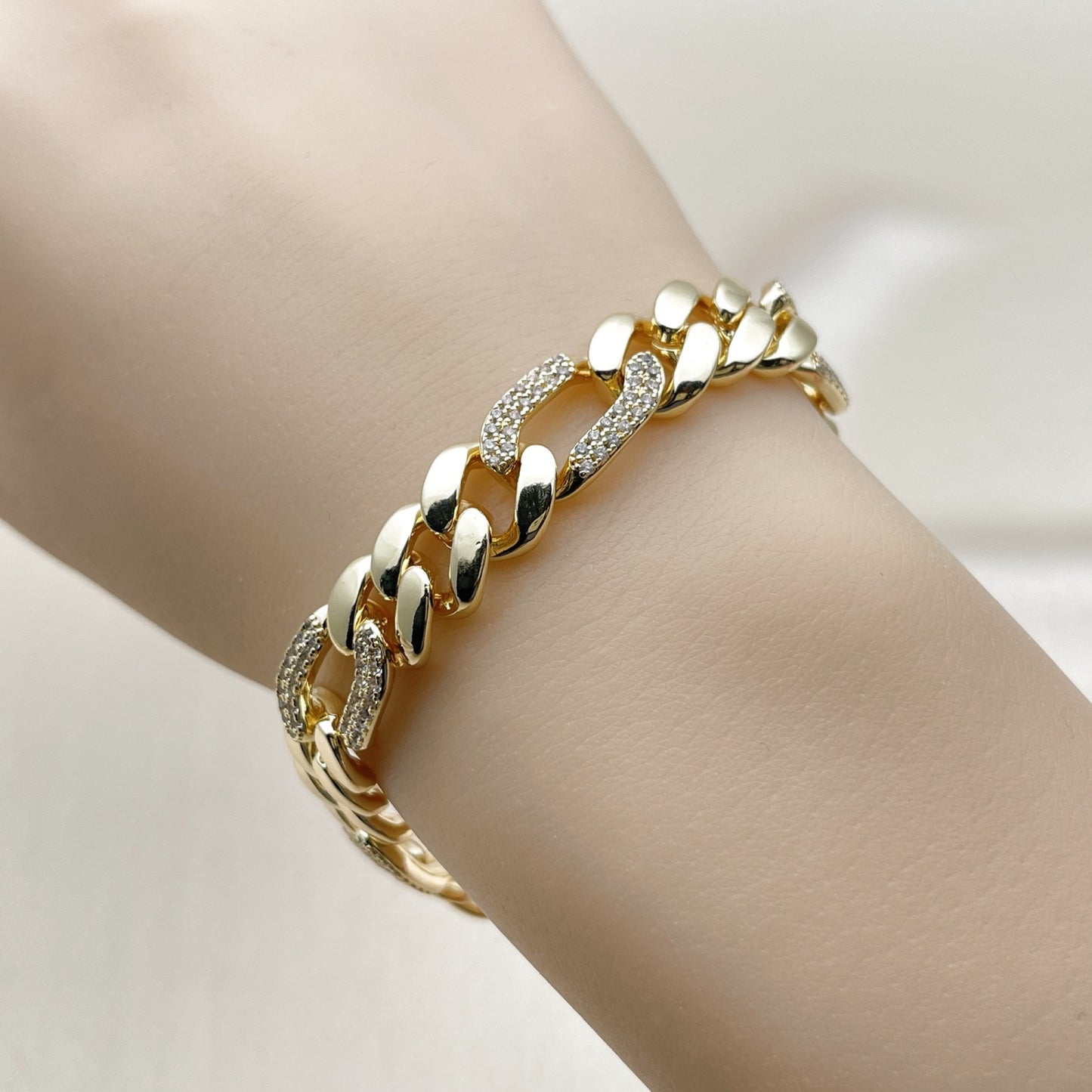 Oro Laminado Fancy Bracelet, Gold Filled Style Figaro Design, with White Cubic Zirconia, Polished, Golden Finish