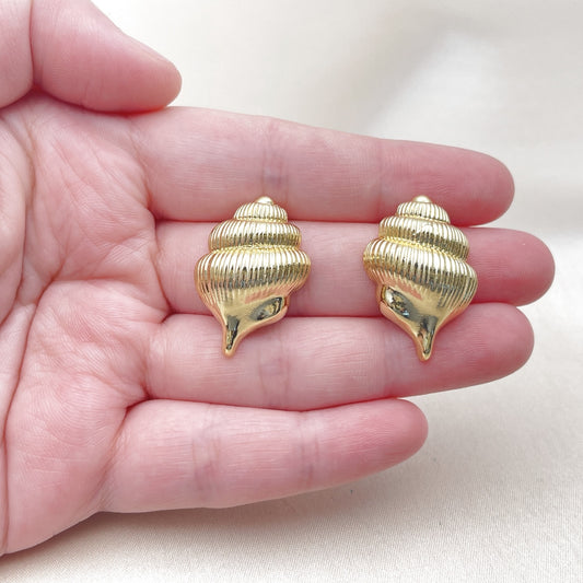 Oro Laminado Stud Earring, Gold Filled Style Snail Design, Polished, Golden Finish