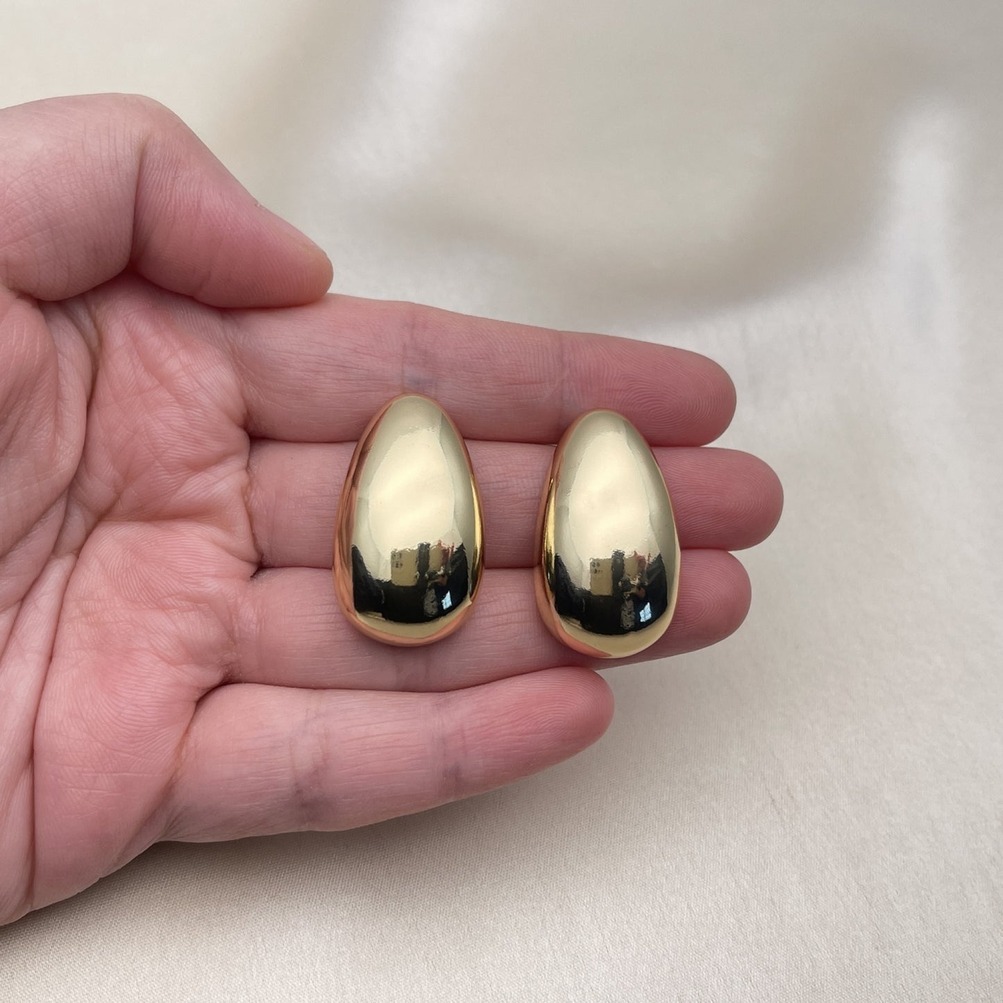 Oro Laminado Stud Earring, Gold Filled Style Chunky Design, Polished, Golden Finish