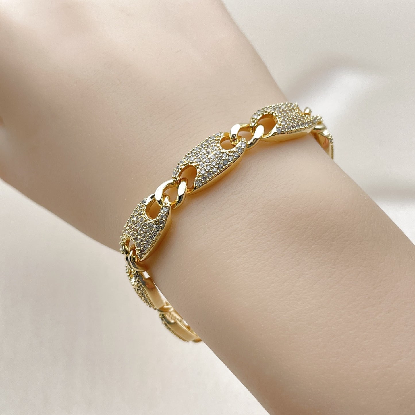 Oro Laminado Fancy Bracelet, Gold Filled Style Puff Mariner and Figaro Design, with White Cubic Zirconia, Polished, Golden Finish