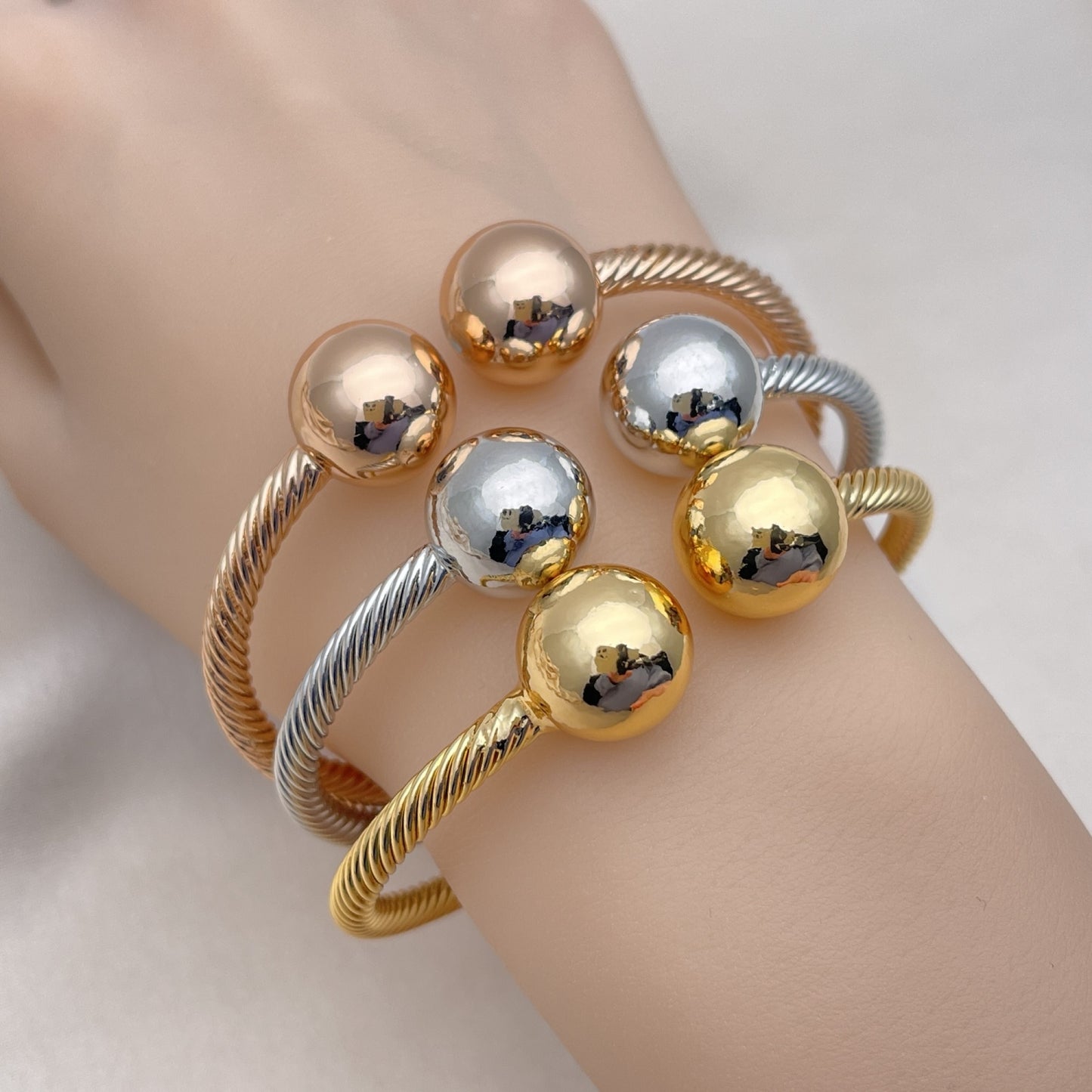 Oro Laminado Trio Bangle, Gold Filled Style Ball and Twist Design, Polished, Tricolor, 07.170.0019